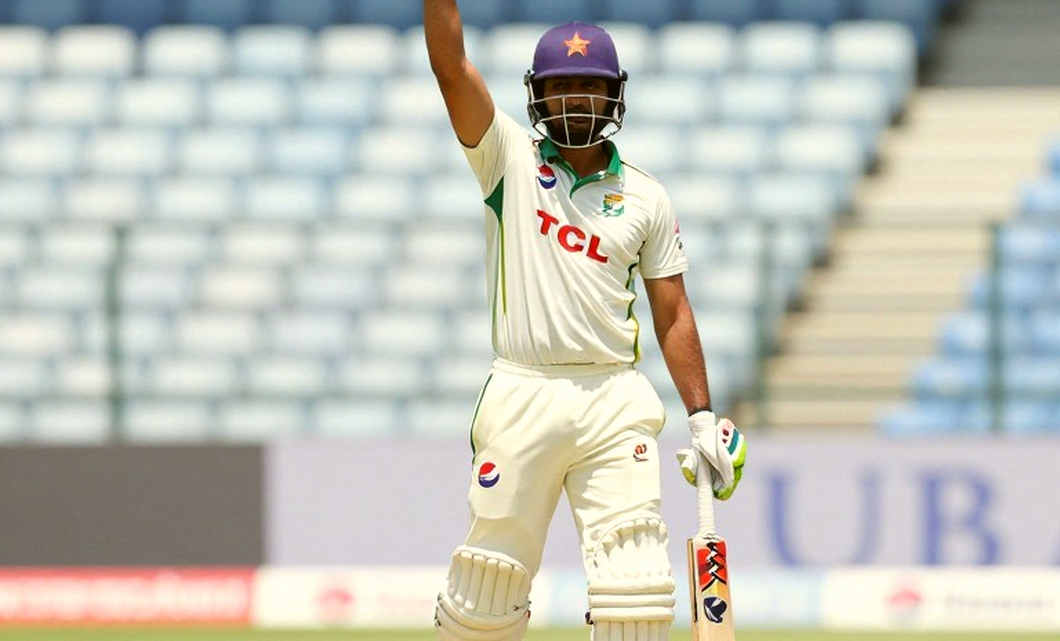 সাদাকাতের ছয়ের ঝড়: ২১৫ রানের পাহাড়, আর স্কোরকার্ডে একটি চুপচাপ ফাঁকা জায়গা